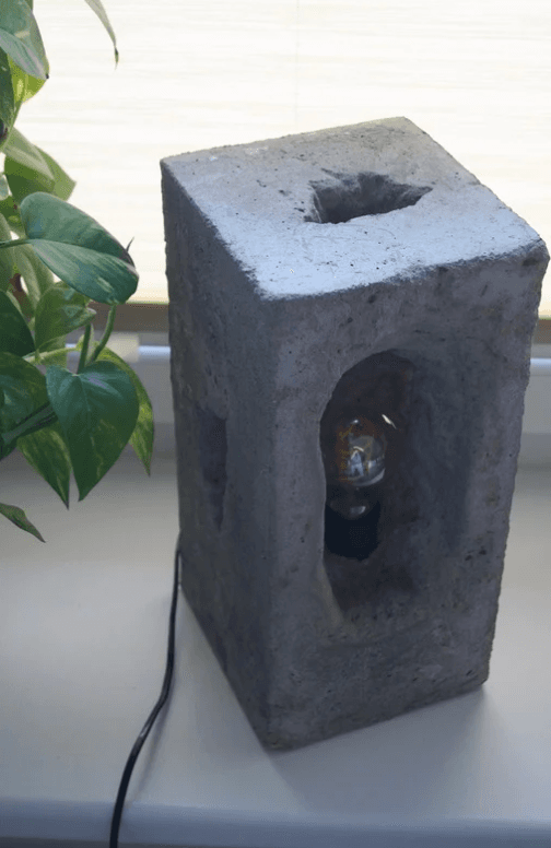 MONO Serie – Massive Betonleuchte mit sichtbaren Lufteinschlüssen